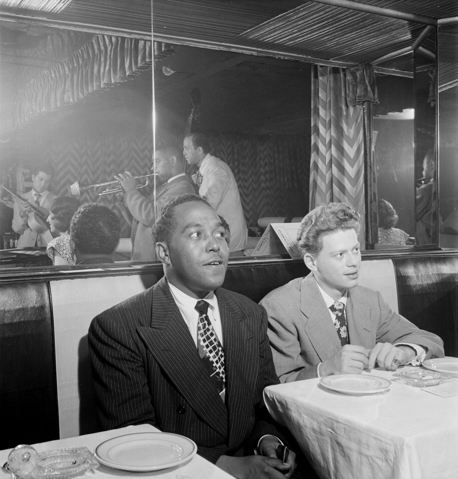 Charlie Parker, Red Rodney, Dizzy Gillespie, Margie Hyams et Chuck Wayne, vers 1947